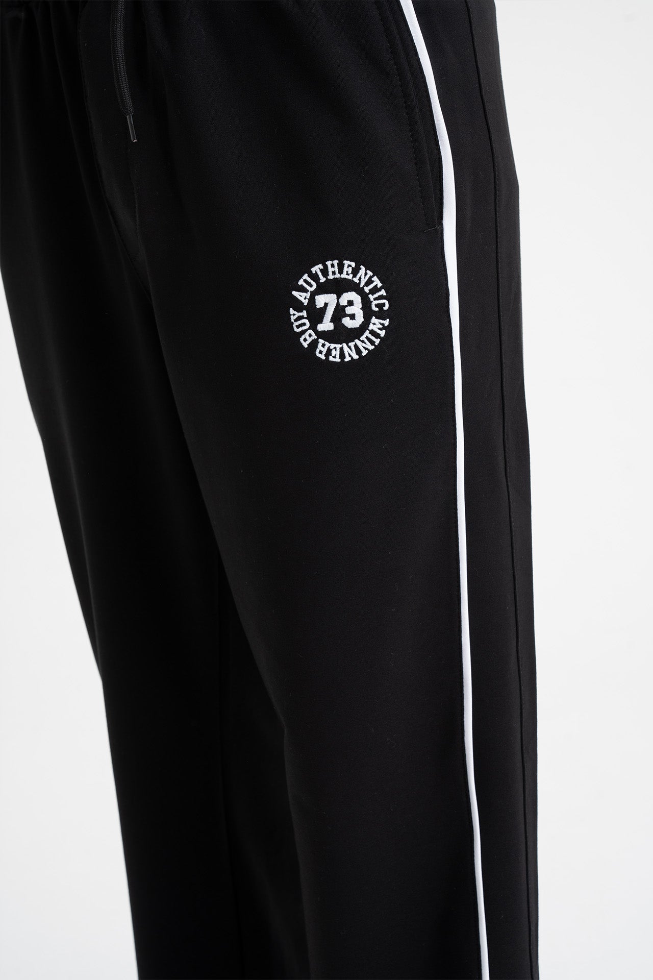 73 Nakışlı Çizgi Detay Baggy Eşofman