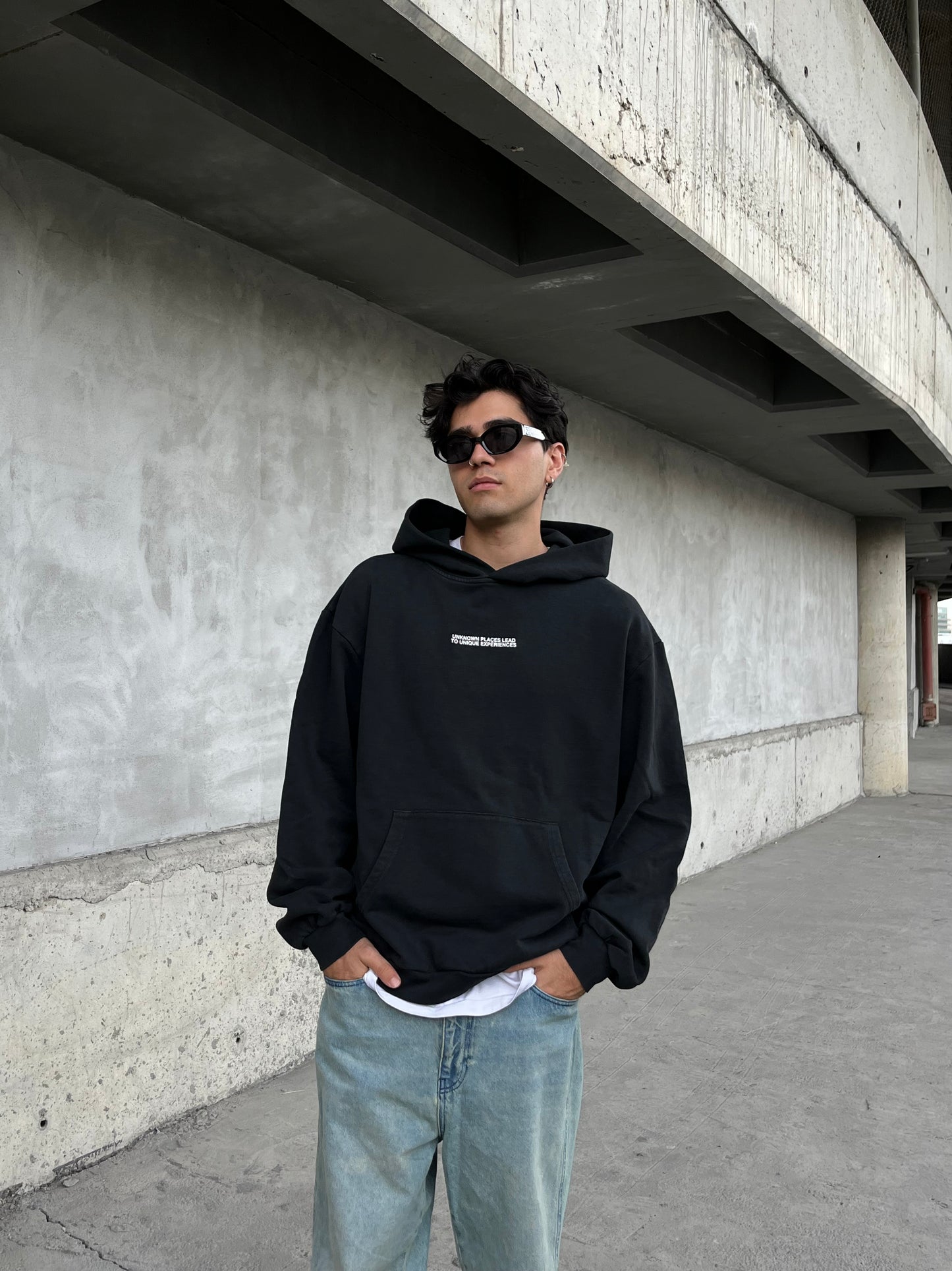 Unknow Baskılı Oversize Siyah Hoodie