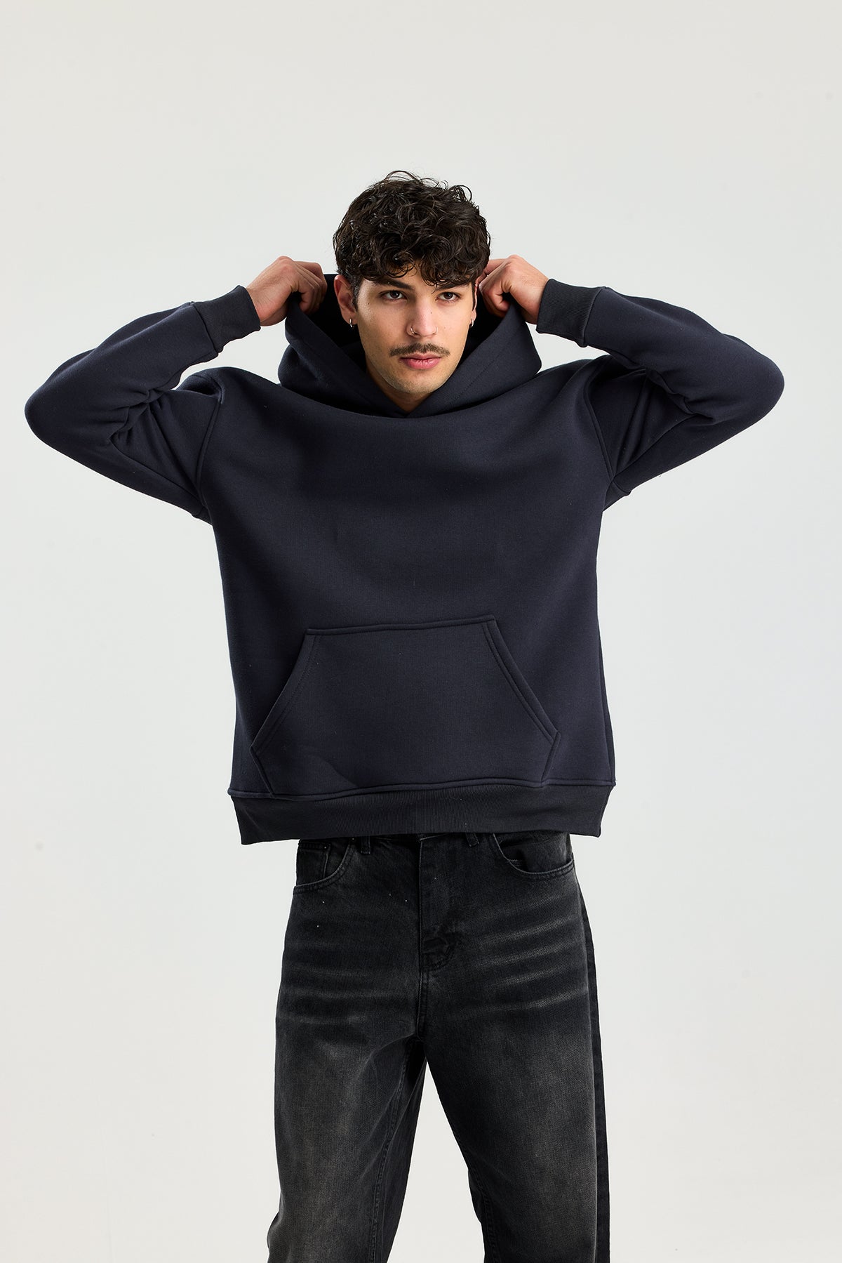 Basic Kapüşonlu Oversize Sweatshirt