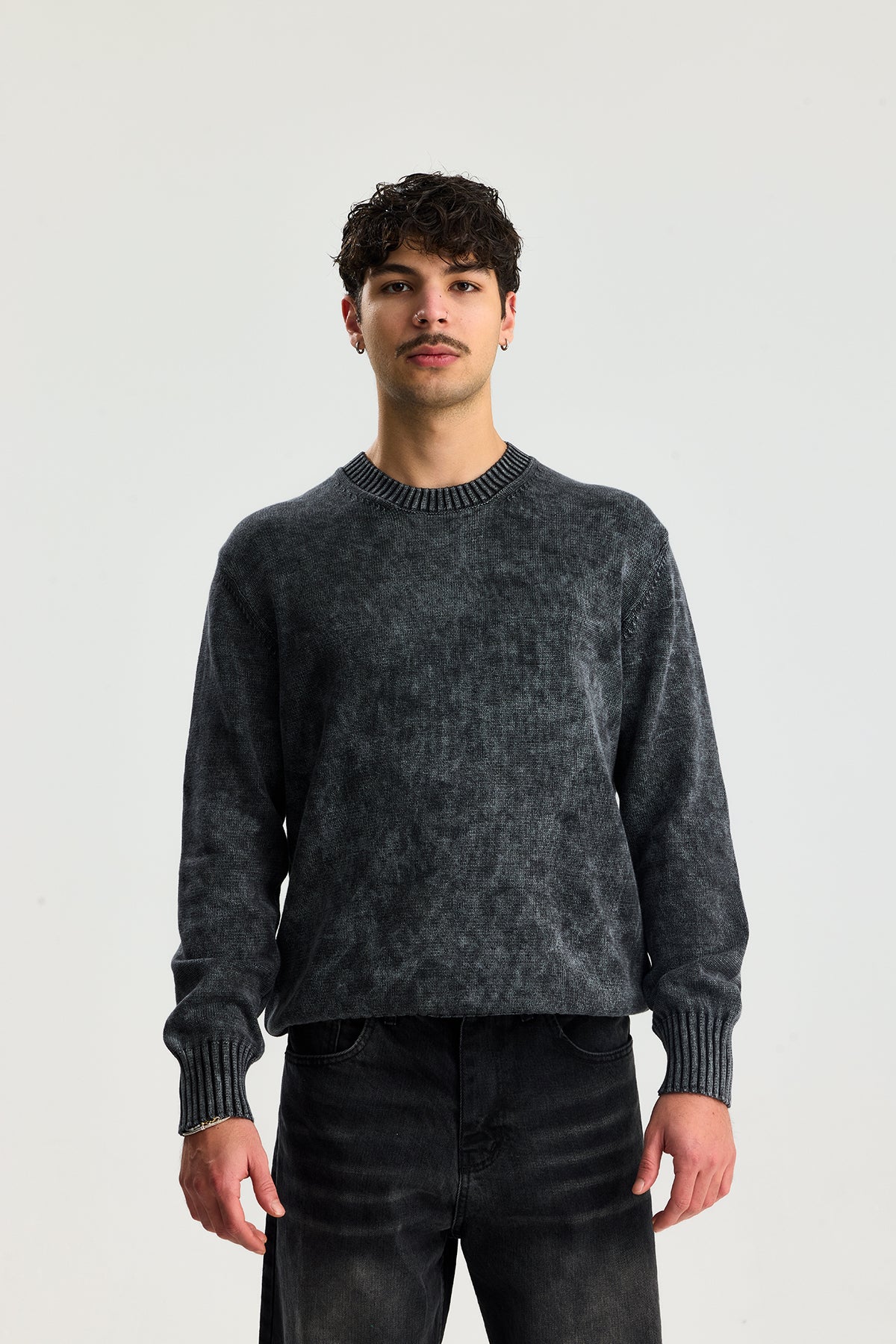 Yıkama Efektli Relaxed Fit Dokulu Kazak