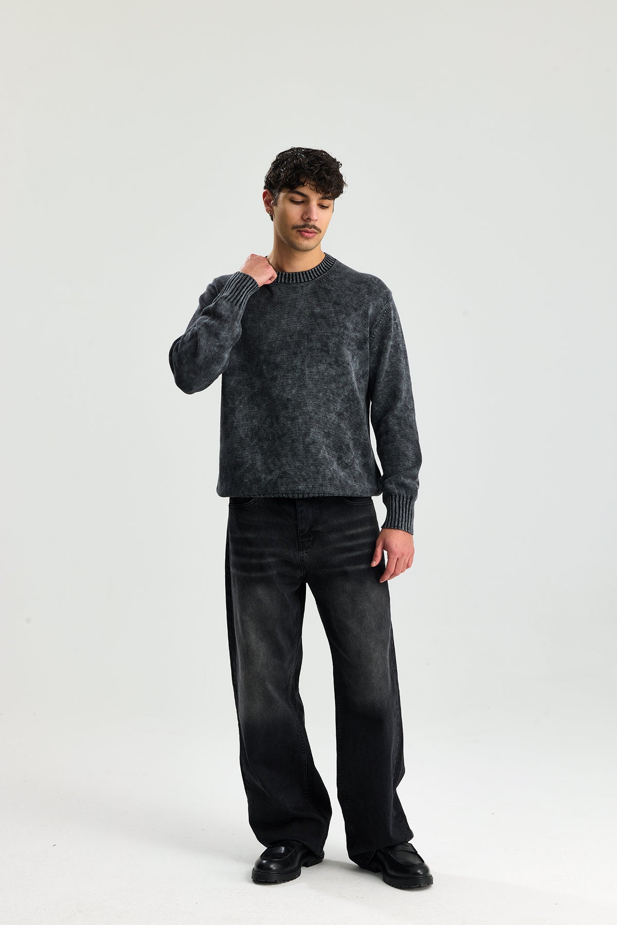 Yıkama Efektli Relaxed Fit Dokulu Kazak