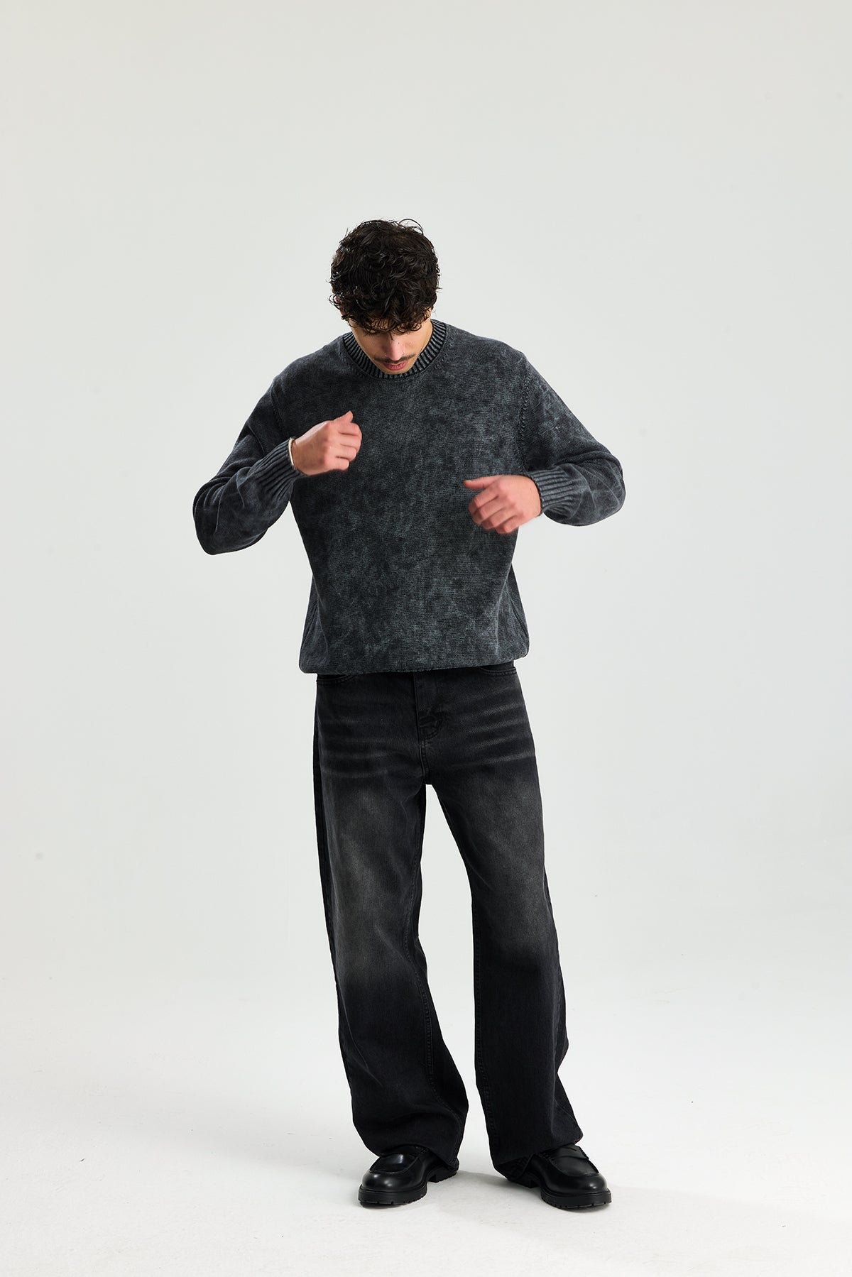 Yıkama Efektli Relaxed Fit Dokulu Kazak