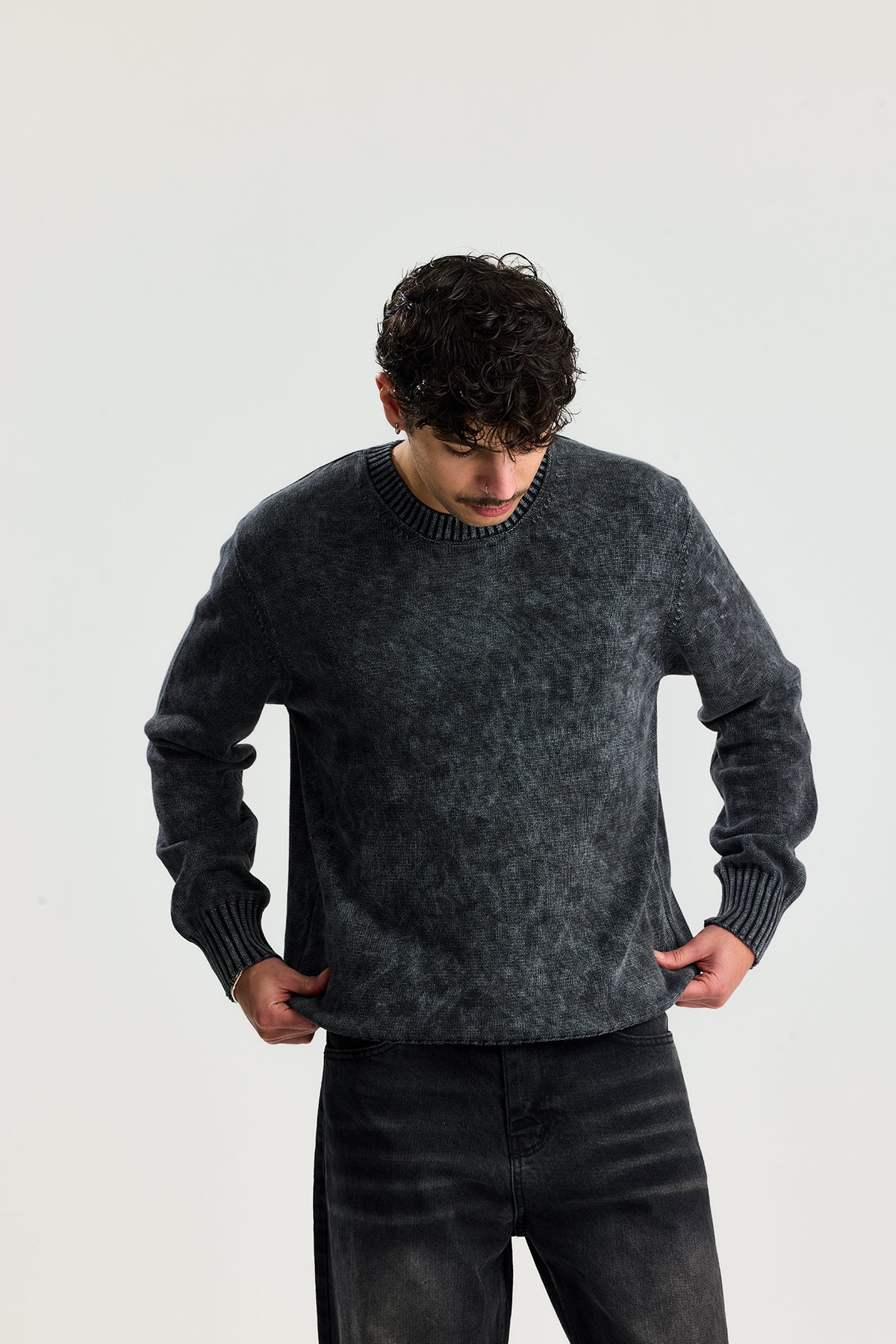 Yıkama Efektli Relaxed Fit Dokulu Kazak