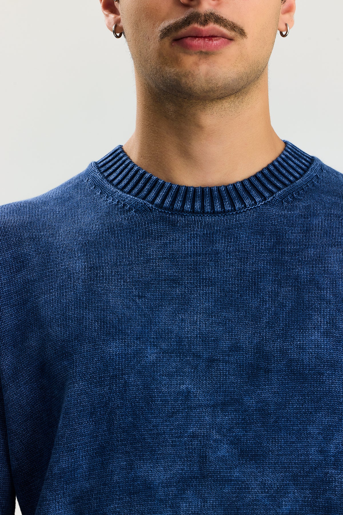 Yıkama Efektli Relaxed Fit Dokulu Kazak